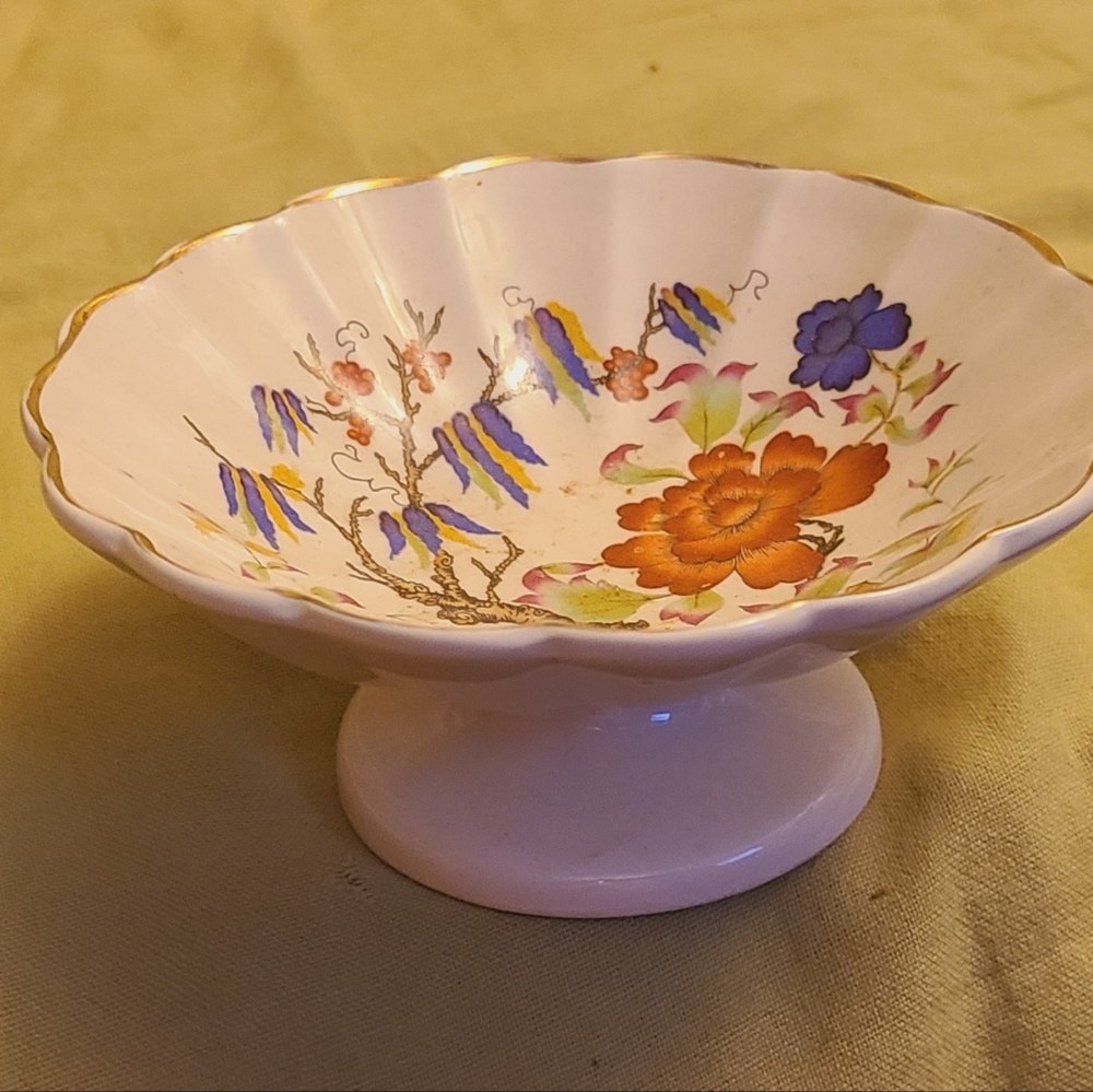Sadler vintage Scalloped Round Candy Dish